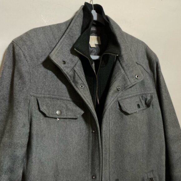 Michael Kors - Picture 2 of 3